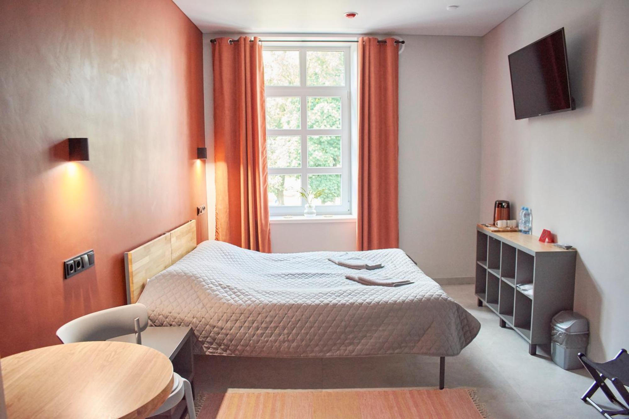 Florian Hotel คาเมียเนตส์-โปดิลสกี ภายนอก รูปภาพ