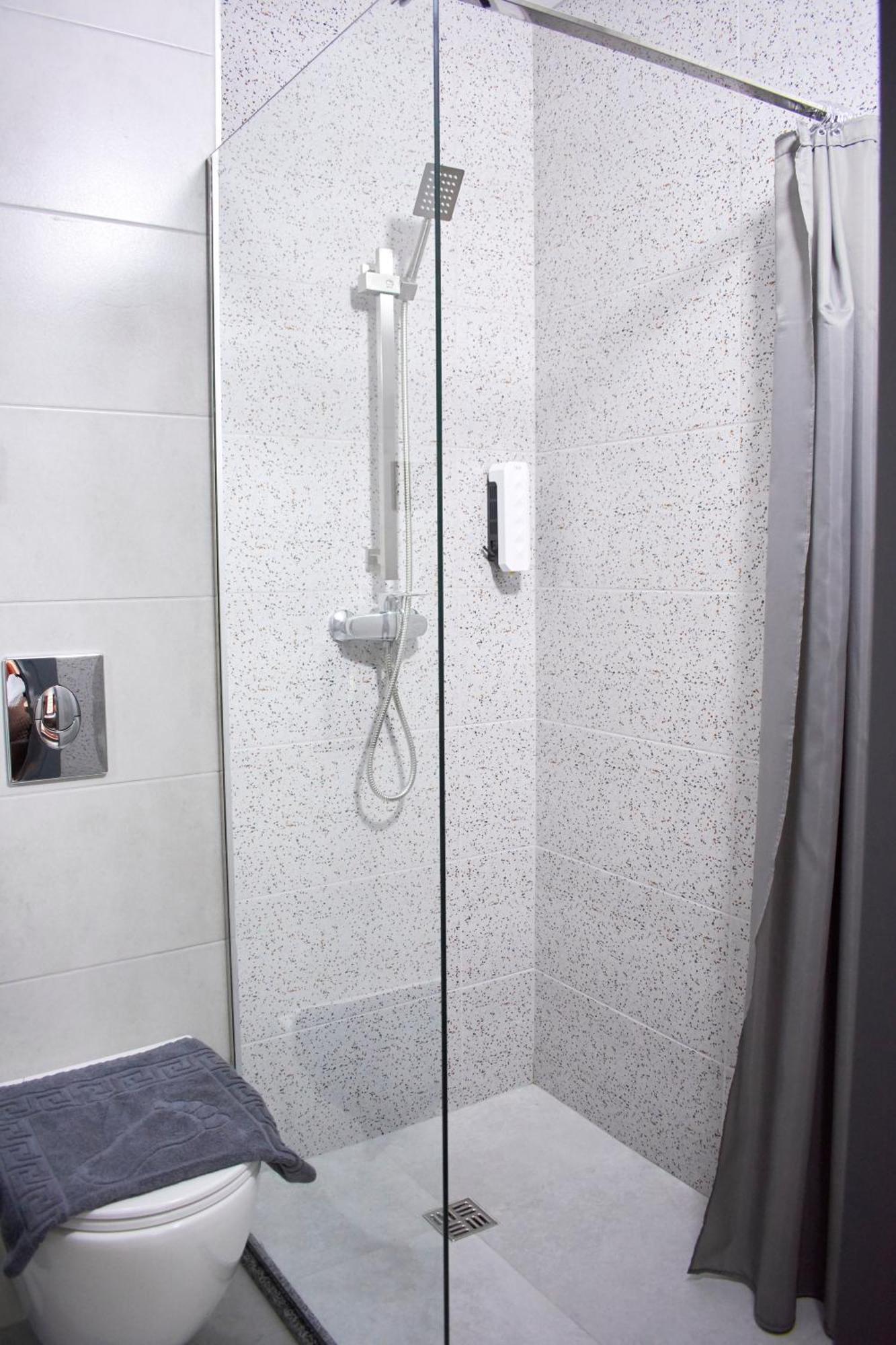 Florian Hotel คาเมียเนตส์-โปดิลสกี ภายนอก รูปภาพ