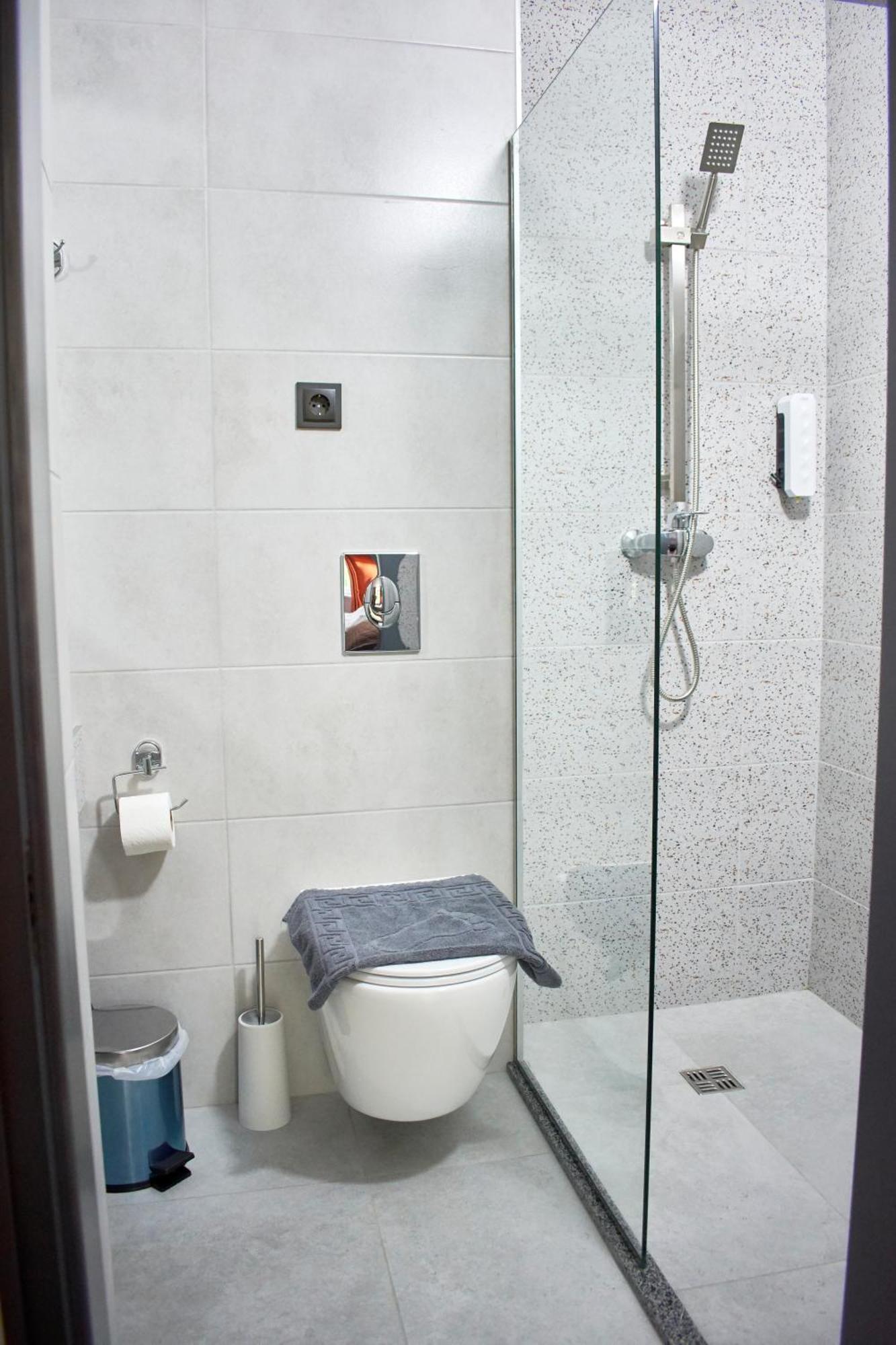 Florian Hotel คาเมียเนตส์-โปดิลสกี ภายนอก รูปภาพ
